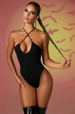 Keyhole Bodysuit In Black