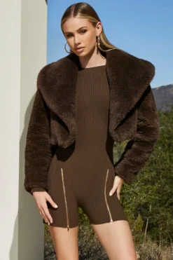 Cropped Oversized Collar Teddy Jacket In Brown