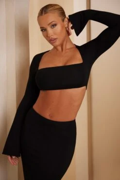 Long Sleeve Crop Top In Black
