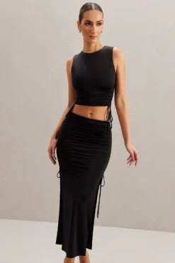 Mid Rise Midi Skirt In Black