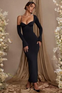 Long Sleeve Off The Shoulder Maxi Dress In Black