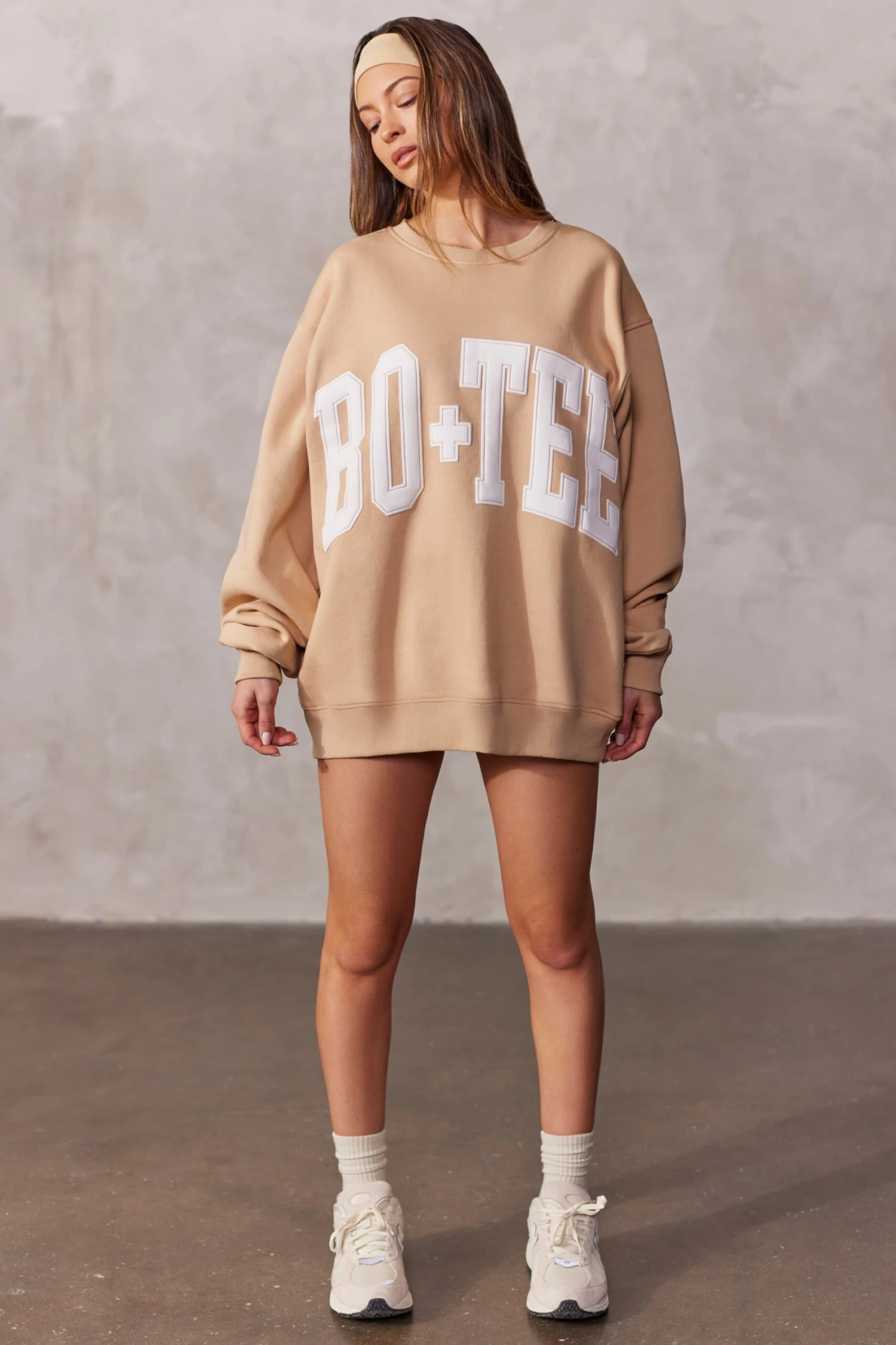 Oversized Sweatshirt In Beige - Image 5