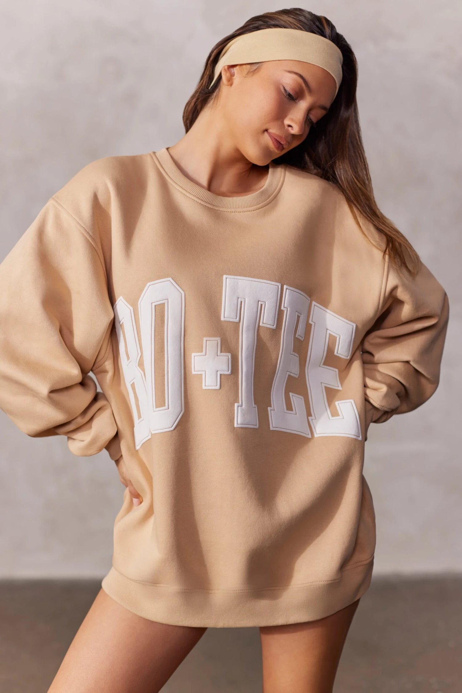 Oversized Sweatshirt In Beige - Image 6
