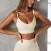 Seamless Scoop Neck Sports Bra In Ivory