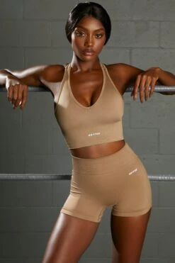 Curved Waist Seamless Mini Shorts In Brown