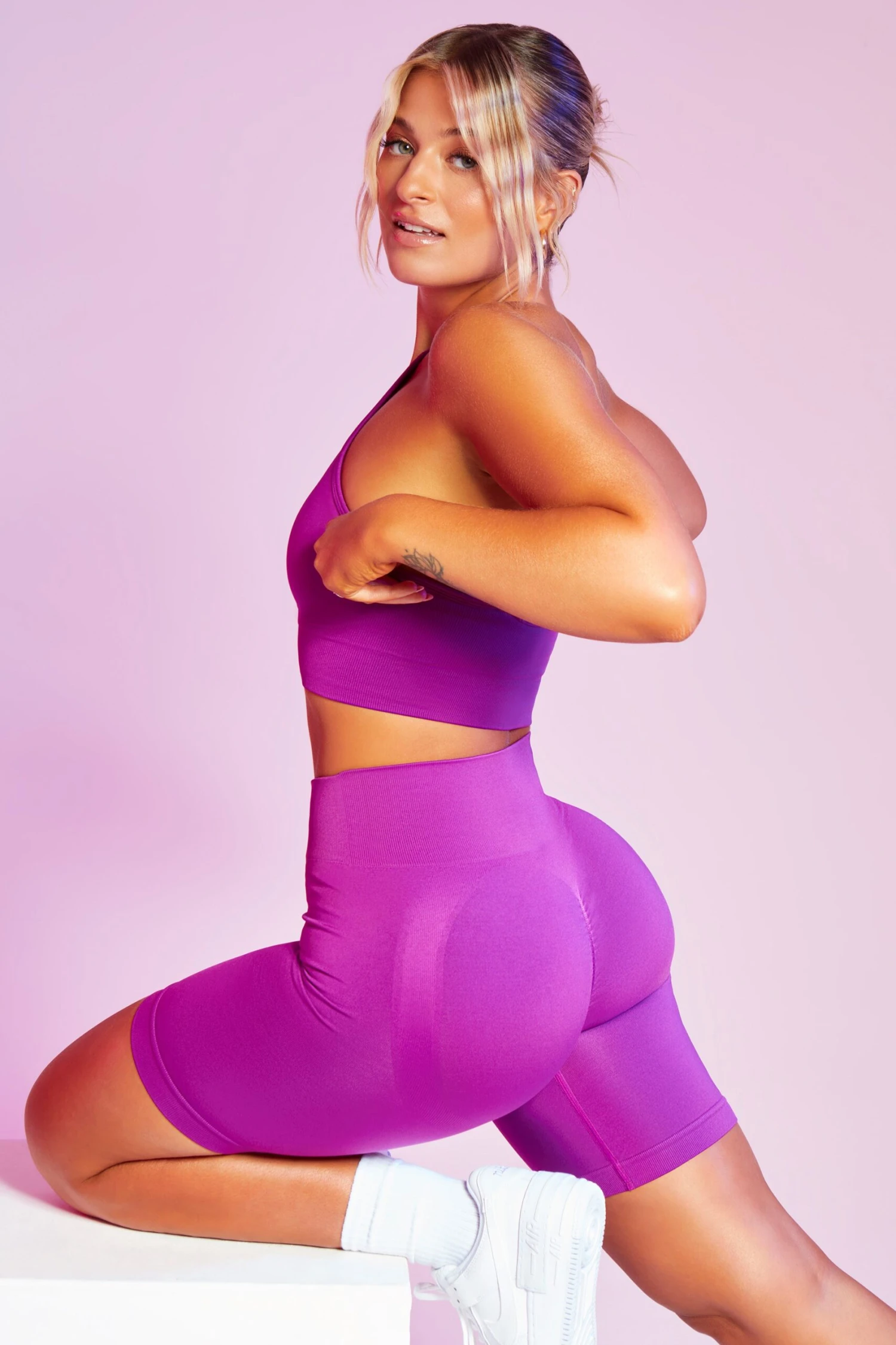 Seamless High Waist Biker Shorts In Purple - Image 2
